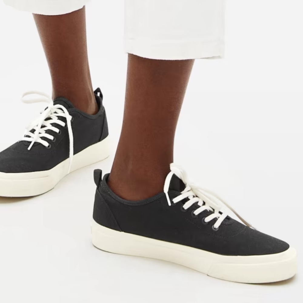 ! NWOT. Tread by Everlane The Forever Sneaker